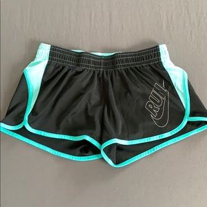 Nike Dri-Fit Run shorts small